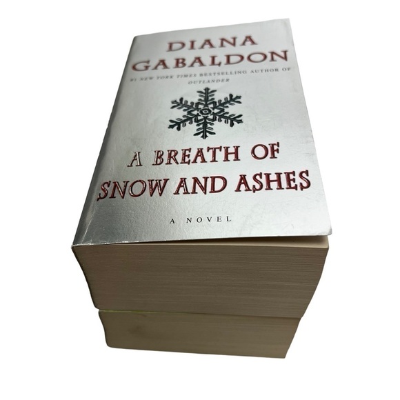 DIANA GABALDON Fiction Books Lot/2 Romance/Time Travel, Fantasy Paperbacks - Picture 3 of 8